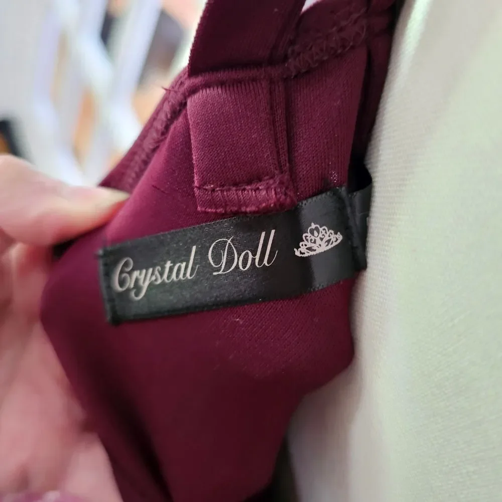 Elegant Burgundy Lace Dress - Picture 7 of 9